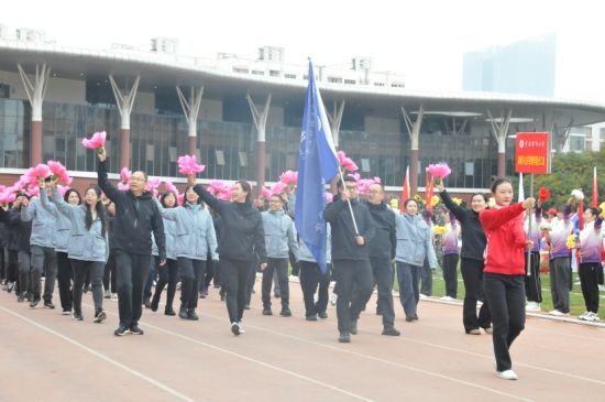 beat365官方网站第40届运动会教职工风采组图（一）