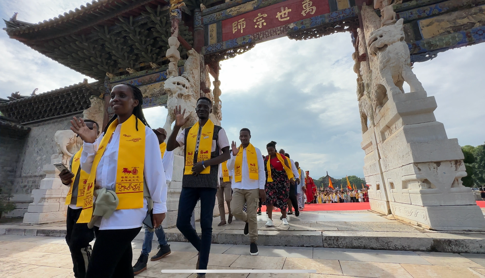 你好！中国孔子——beat365官方网站国际学生赴建水开展中国文化实践体验教学活动并参加秋季祭孔仪
